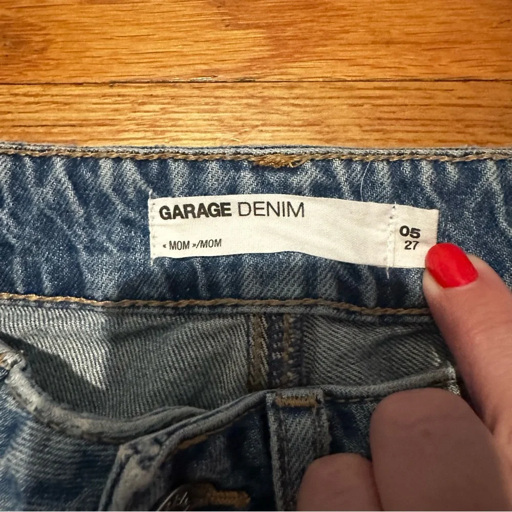 Garage Denim Mom Shorts Sz‎ 5/27 Medium Wash Distressed High Rise Festival